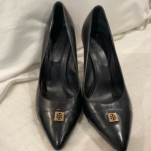 Tory Burch Classic Black Pumps